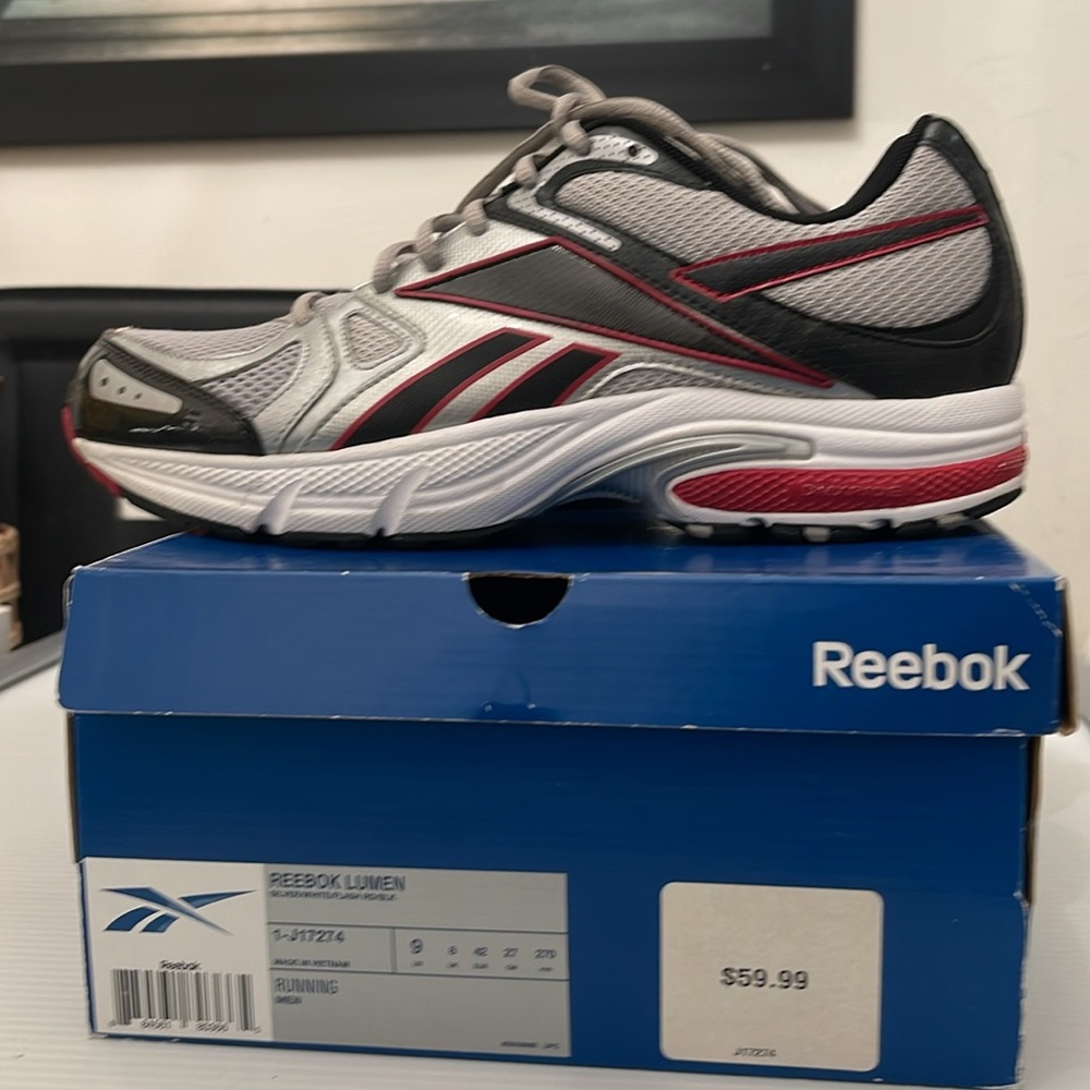 REEBOK LUMEN RUNNING SNEAKERS MENS SIZE 9